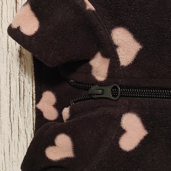 The Children's Place warm Black long sleeves fleece pullover pink Hearts - Picture 2 of 4
